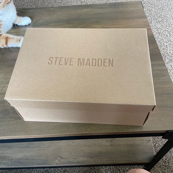Steve Madden Travel Sandals - Picture 6 of 6